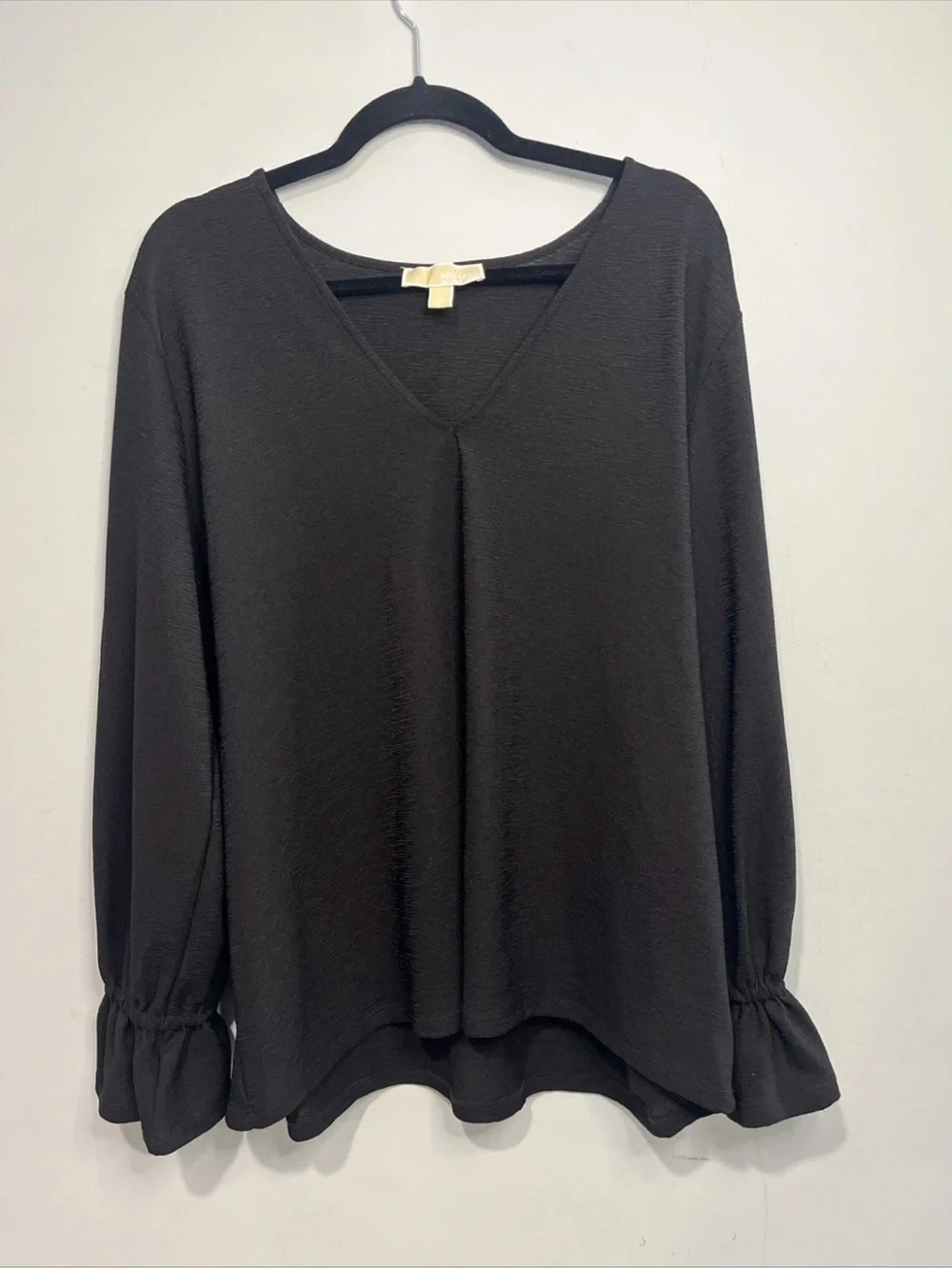 Michael Kors Black V-Neck Long Sleeve Top with Ruffle Cuffs - Size 2X